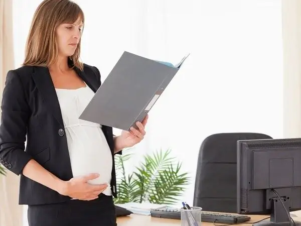 What is the difference between the work schedule of a pregnant woman