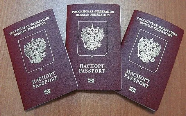 Quali foto sono necessarie per un passaporto